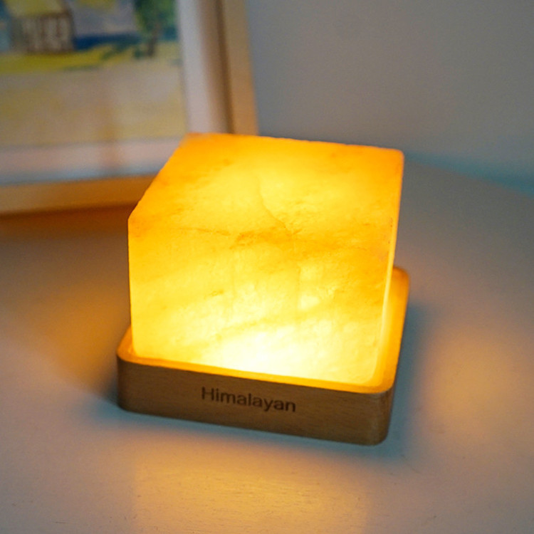 Himalayan Crystal Salt Lamp Le - đánh giá và giá Himalayan Salt Lamp